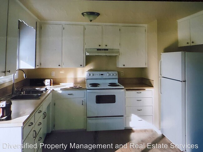 Foto del edificio - 4380-4380 Waverly Dr NE