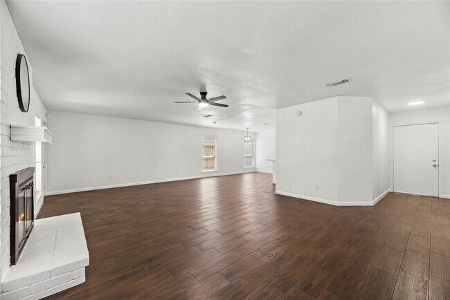 Foto del edificio - 15362 Meadow Village Dr