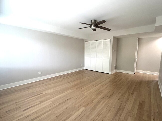 Foto del edificio - 1215 Balmoral Ave