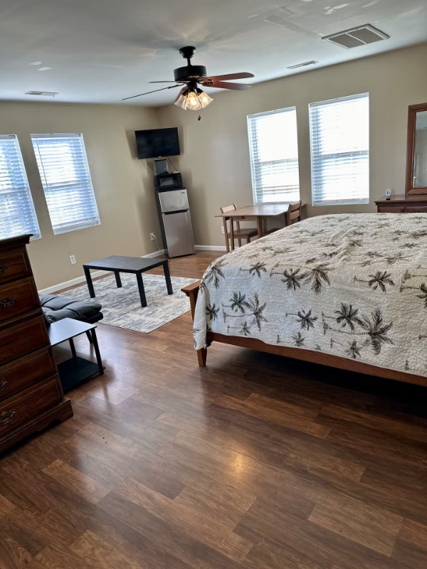 Foto del edificio - 1881 Livingston Chapel Rd