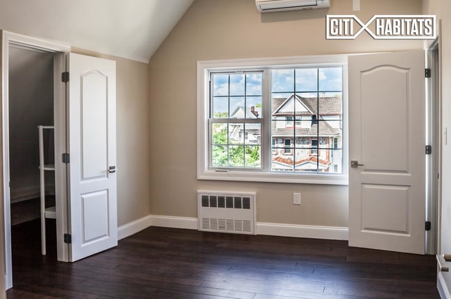 Building Photo - 1420 Bay Ridge Pkwy