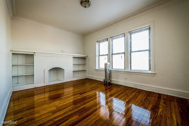 Building Photo - 2 br, 1 bath Apartment - 6400 S Rockwell St