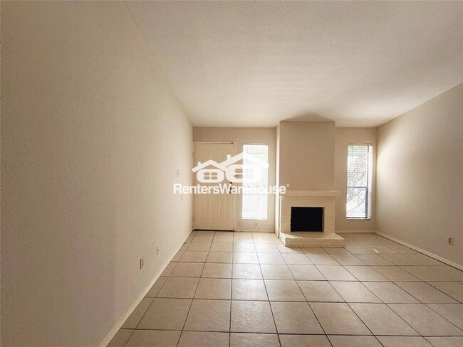 Foto del edificio - 2110 Wilcrest Dr