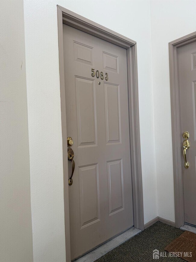 Building Photo - 5083 Beech Ct