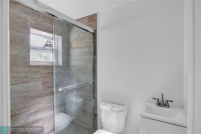 Foto del edificio - 151 NE 77th St