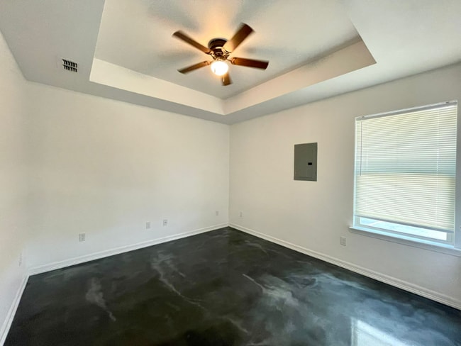 Building Photo - 511 Lotto Ln