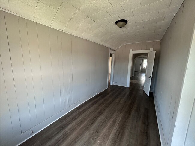 Building Photo - 931 9th Ave