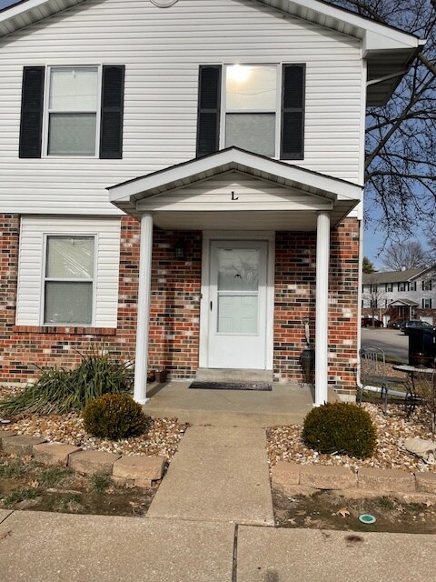 Building Photo - 2200 Willott Rd