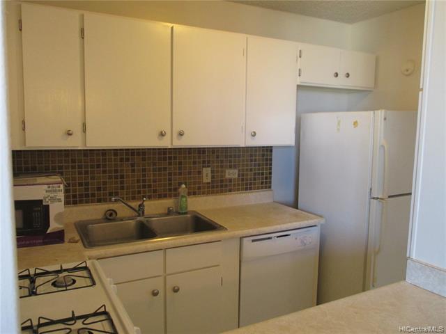 Building Photo - 2215 Aloha Dr