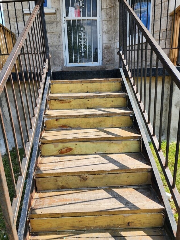 Primary Photo - 4111 W Harrison St