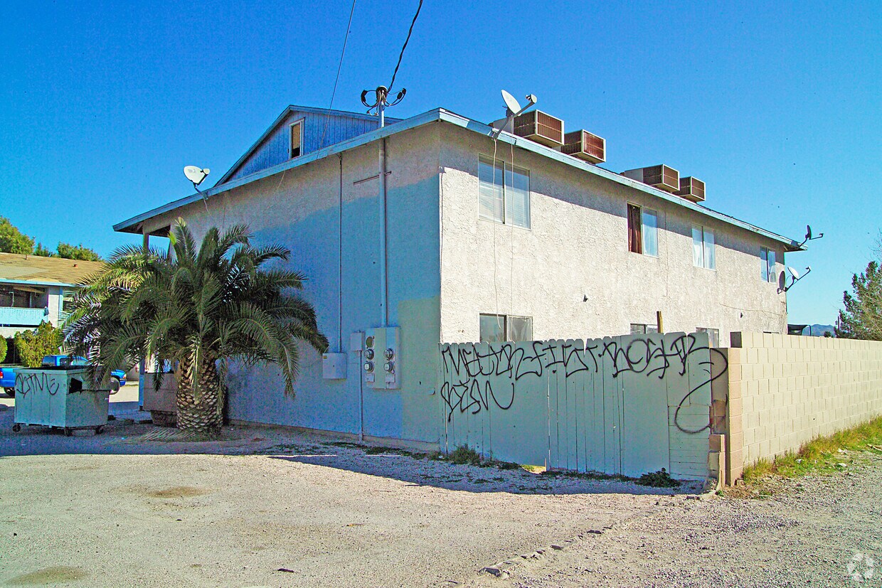 Foto del edificio - 2240 N Pecos Rd