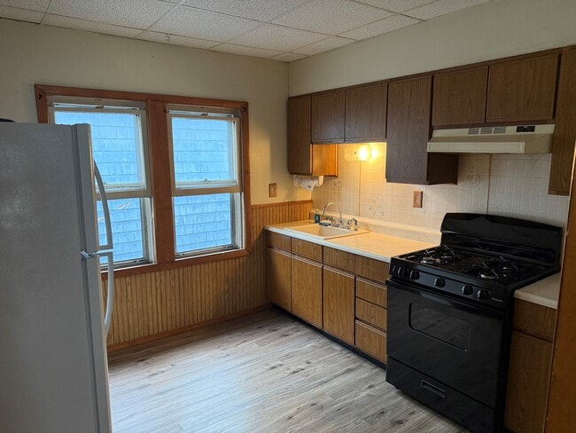 kitchen - 97 Rutland St