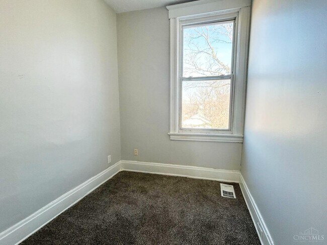 Foto del edificio - 3337 Glenway Ave