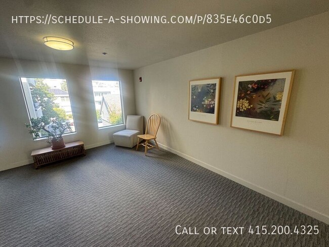 Building Photo - Bright & Modern 2 Bed, 2.5 Bath Condo in O...