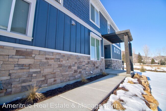 Building Photo - 3 br, 3.5 bath House - 636 Augusta Drive