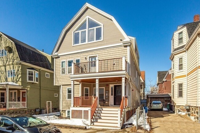 Building Photo - 82 Pearson Ave