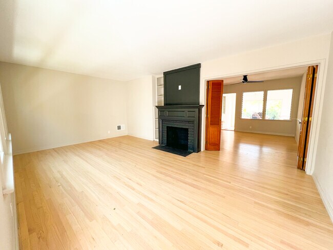Building Photo - 761 Radcliffe Ave