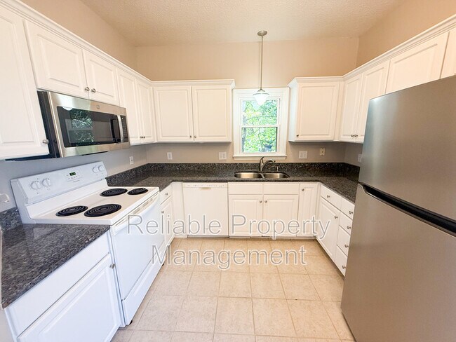 Building Photo - 4900 Willowtree Ln