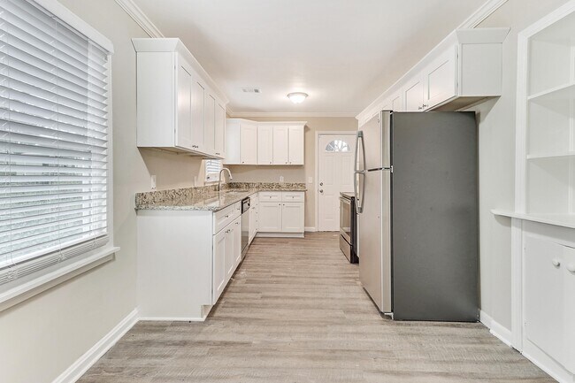 Foto del edificio - 1158 Edgefield Dr SW