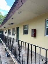 Building Photo - 4740 NW 24th Ct