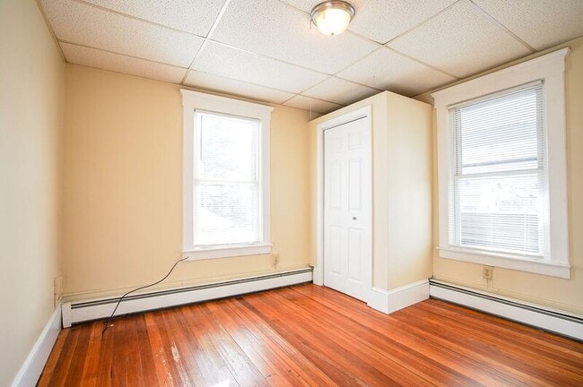 Building Photo - 15 Casimir St