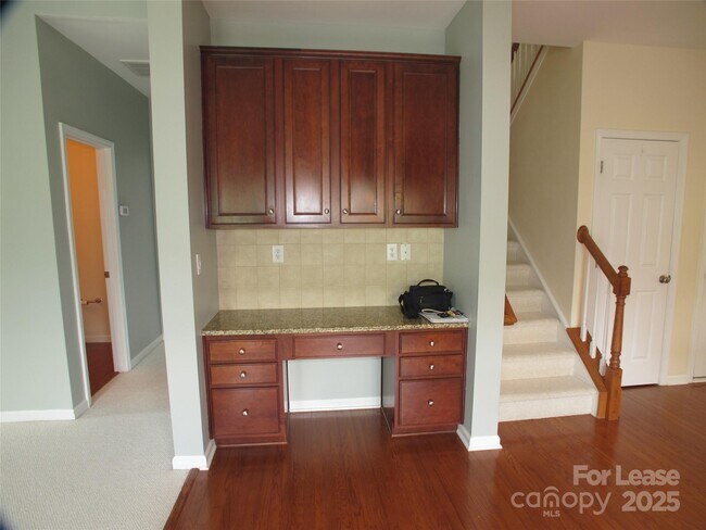 Foto del edificio - 3012 Stevens Schultz Ln