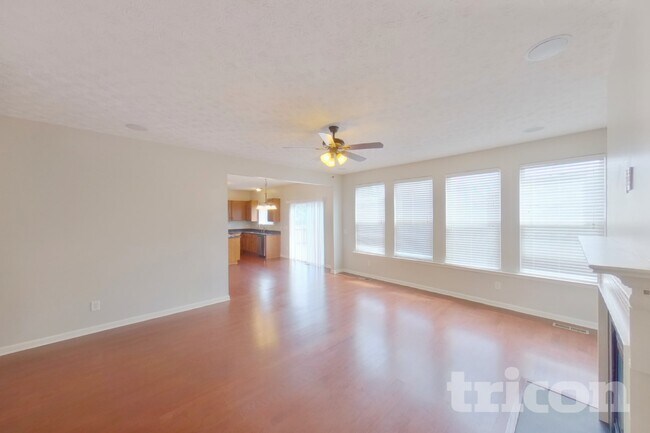 Foto del edificio - 6429 Sunnywood Dr