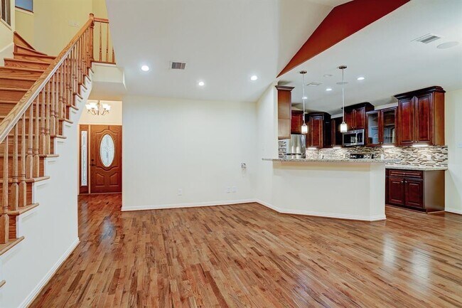 Building Photo - 11318 Dovedale Ct