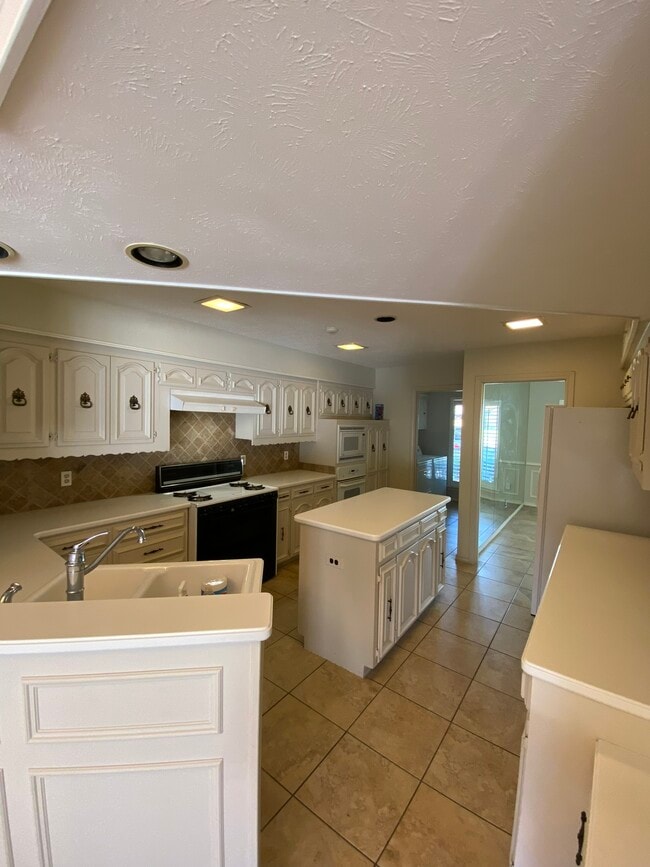Foto del edificio - 6614 Harvest Glen Dr