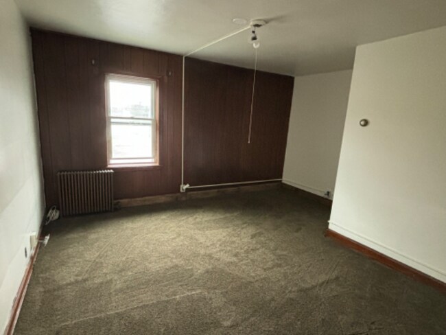 Building Photo - 301 24th St