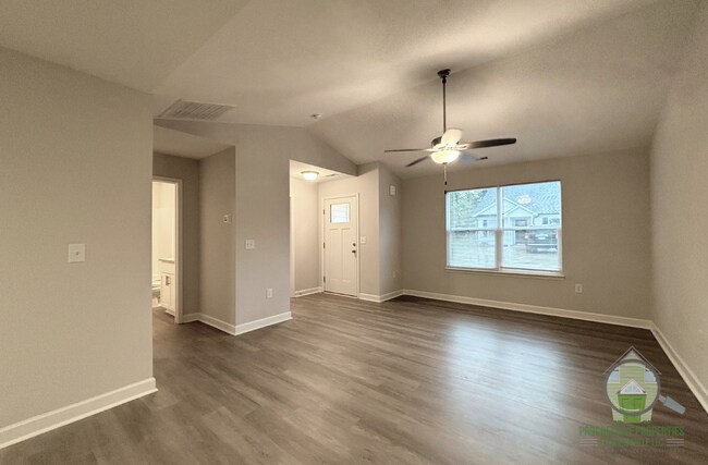 Building Photo - 139 B St
