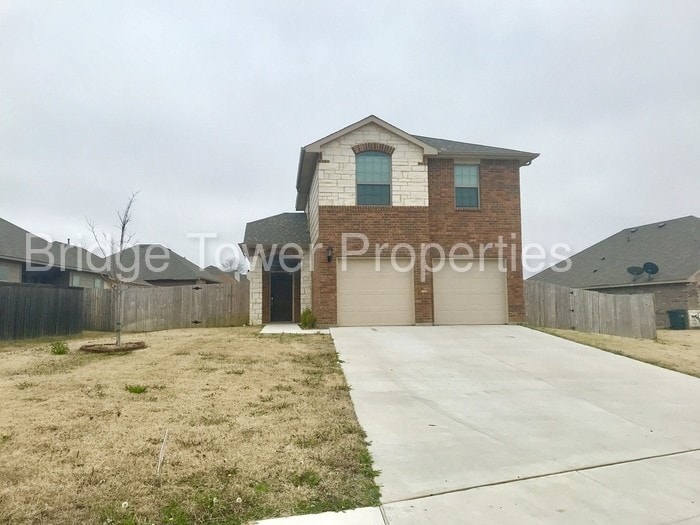Primary Photo - 703 Woodcrest Dr, Ennis