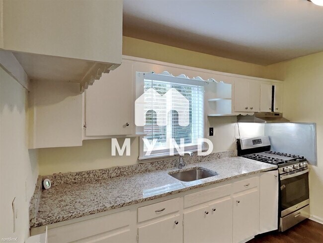 Building Photo - 3 br, 1 bath House - 742 Quaker St