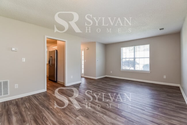 Foto del edificio - 5543 Pine Gate Dr