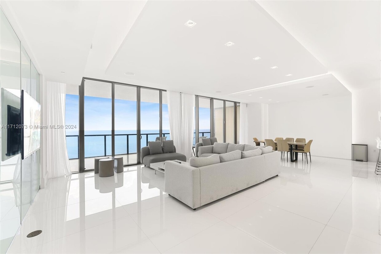 Foto principal - 9701 Collins Ave