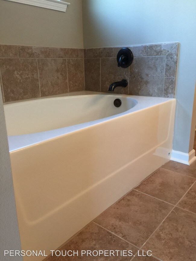 Foto del edificio - 3 br, 2 bath House - 8618 Summer Grove