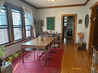 Foto del edificio - 2446 N Western Ave
