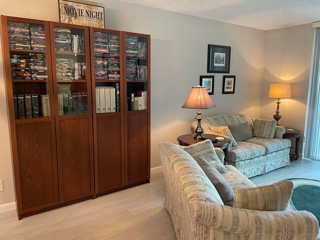 Building Photo - 14671 Bonaire Blvd