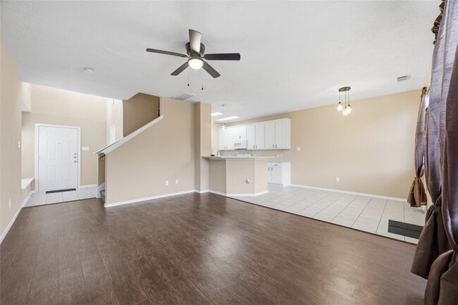 Foto del edificio - 8813 Elm Drake Ln