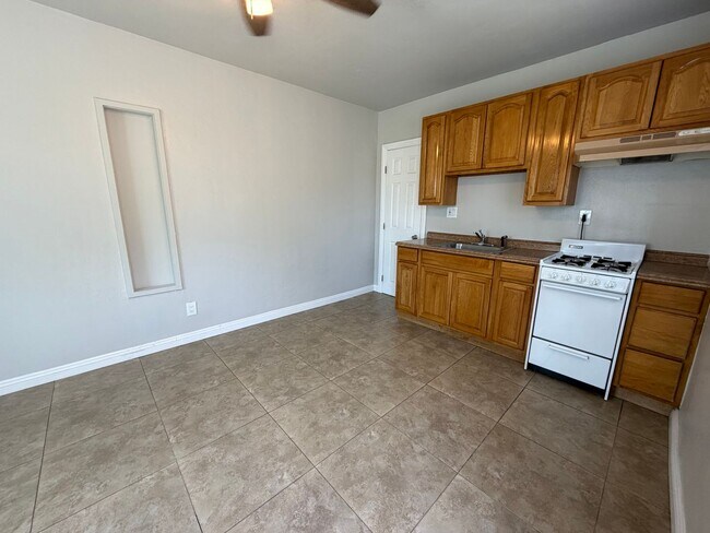 Foto del edificio - 339 E 19th St