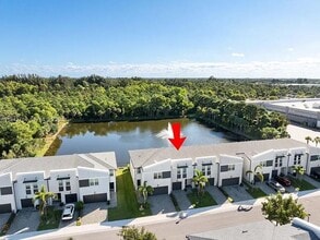 Building Photo - 3939 SE Mentmore Ln