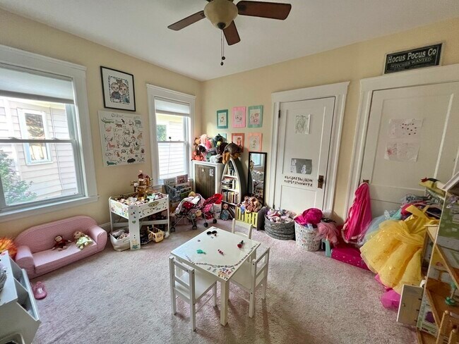 Building Photo - 11 Appleton St