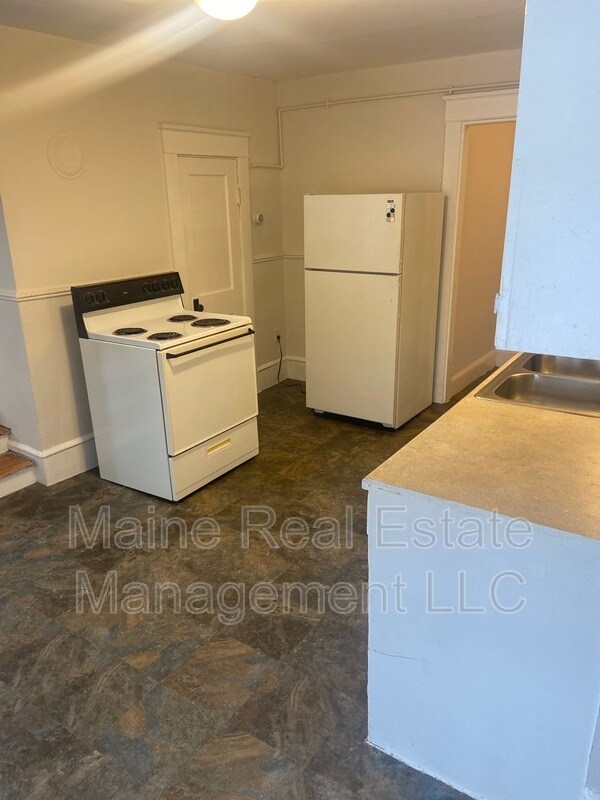 277 Brunswick St Unit 4, Old Town, ME 04468 Condo for Rent in Old