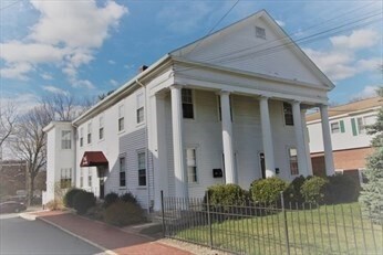 Foto principal - 122 Elm St