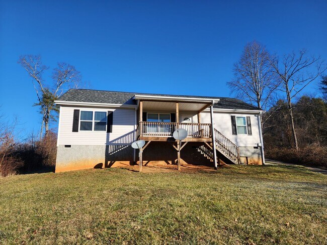 Building Photo - Weaverville Rental