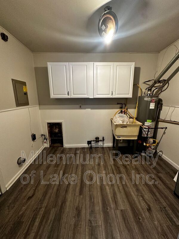 Foto del edificio - 61 E New York Ave