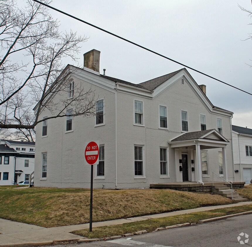 Primary Photo - 69 N Monroe St