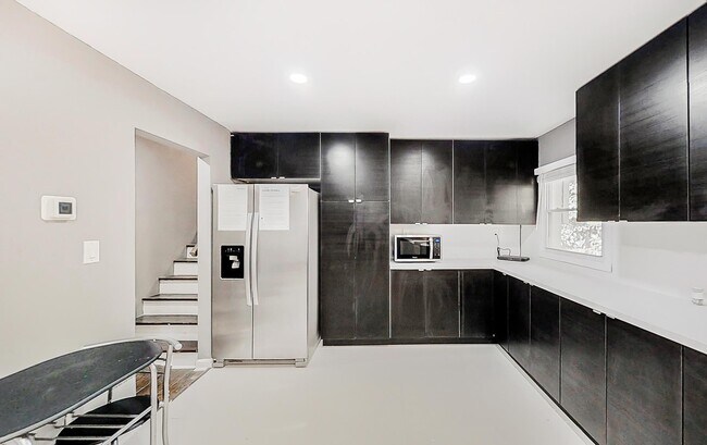 Building Photo - 2565 Lantern Ln