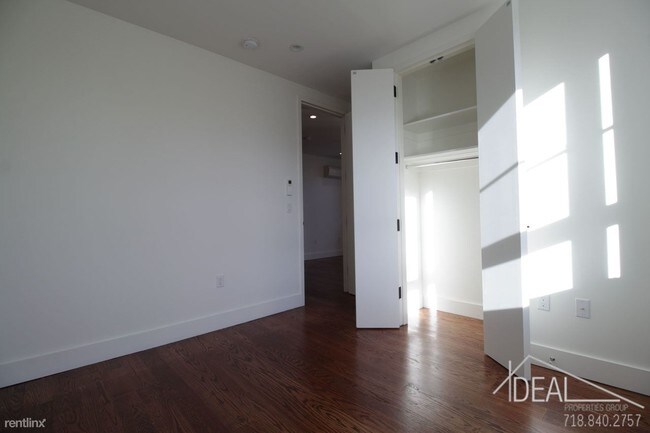 Foto del edificio - 184 Hawthorne St