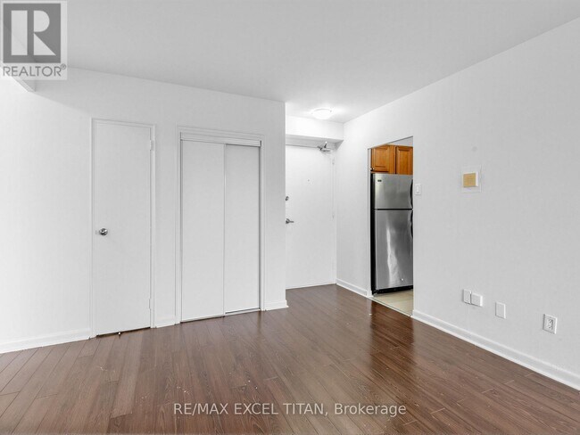 Photo du bâtiment - 25 Bedford Rd